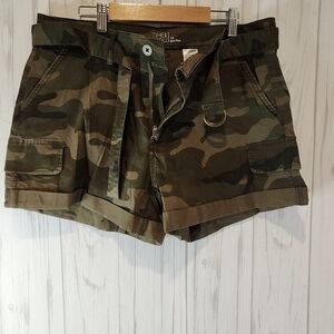 New 💥 Women's Camouflage Shorts